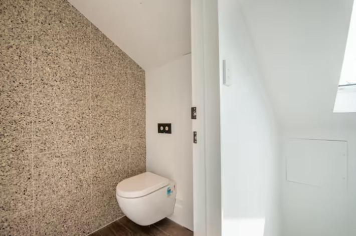 The Attic - Luxury Harbourside Homestay Sydney