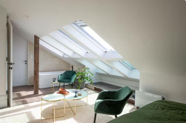 The Attic - Luxury Harbourside